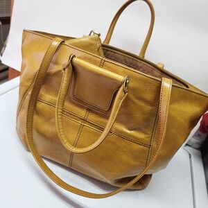 HOBO East West Sheila Tote and Matching Darcy Set EUC